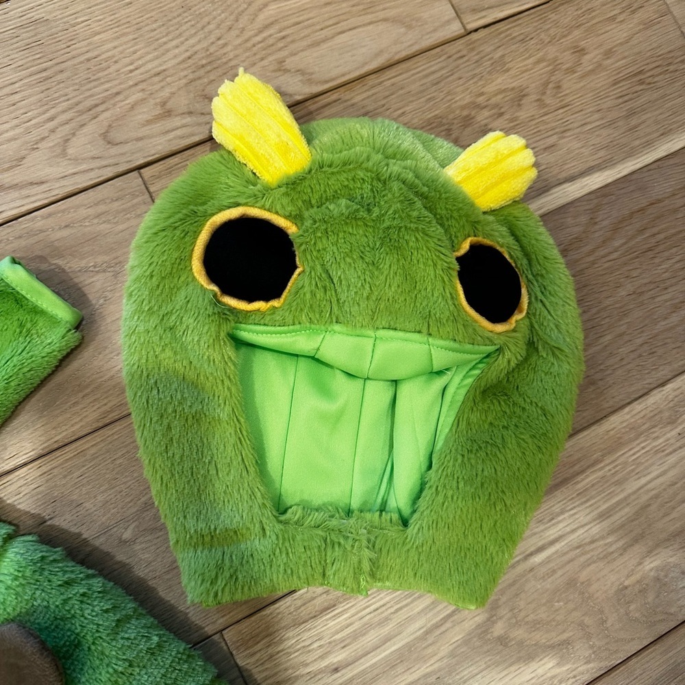Baby caterpillar Halloween costume  size 3-6 months. - Picture 3 of 4